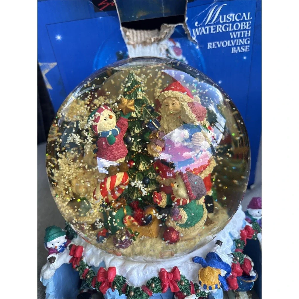 Kirkland Signature Musical Waterglobe With Revolving Base Snowmen 109619 - WORKS